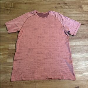 Lululemon Men’s Tee Shirt Size L